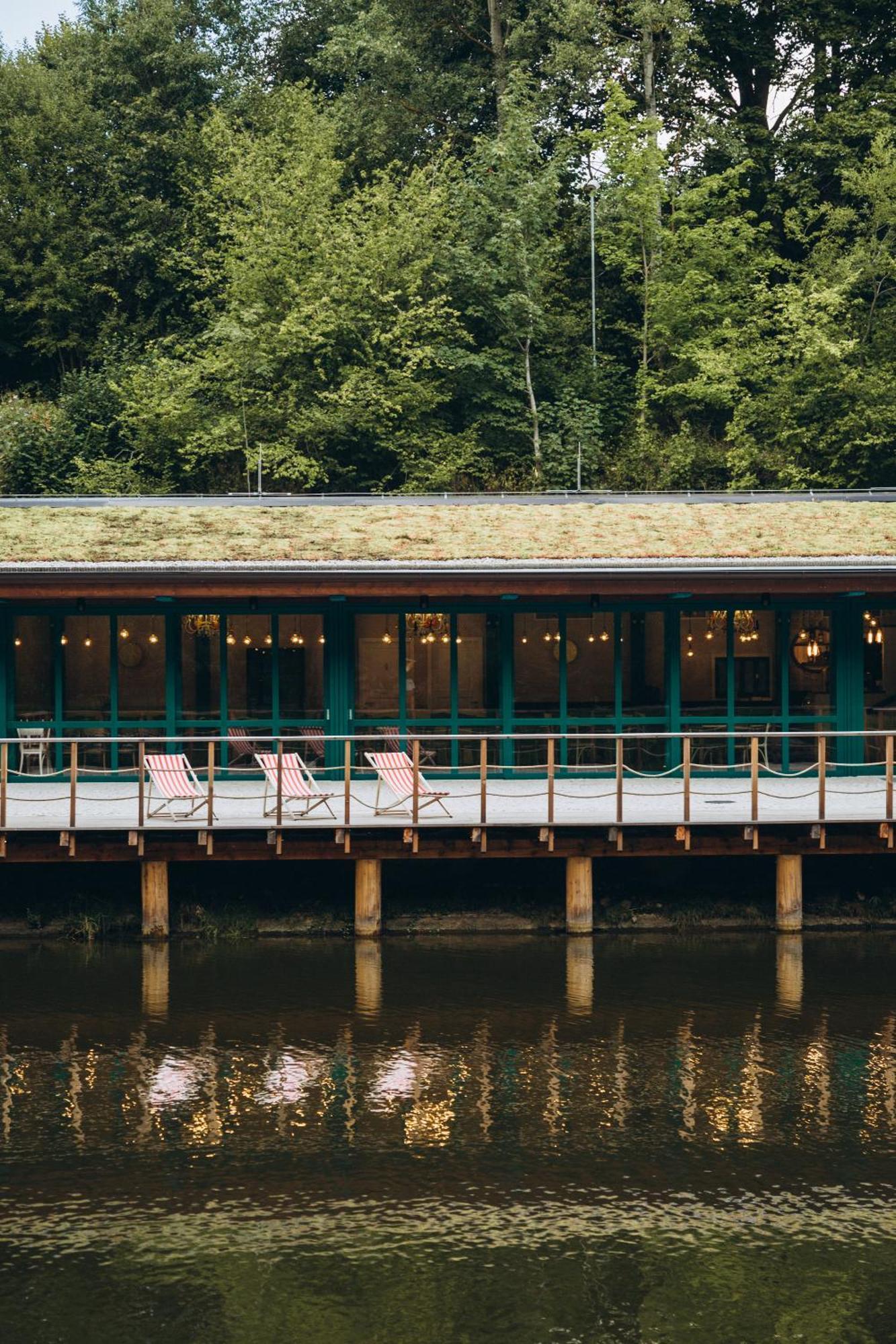 Hotel Vodnik Vimperk Bagian luar foto